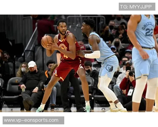 米切尔分享胜利心得强调意志力与团队信念赞扬莫布里与汤姆林的贡献