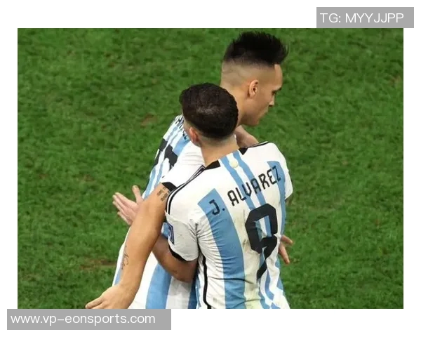 帕斯谈与劳塔罗阿尔瓦雷斯搭档踢球的轻松与挑战克服之道 帕斯谈与劳塔罗阿尔瓦雷斯搭档踢球的轻松与挑战克服之道