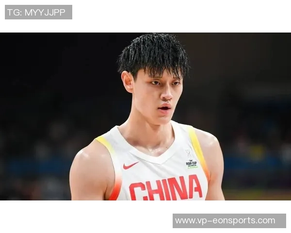 费尔南德斯盛赞曾凡博努力拼搏明日有望迎来首秀机会